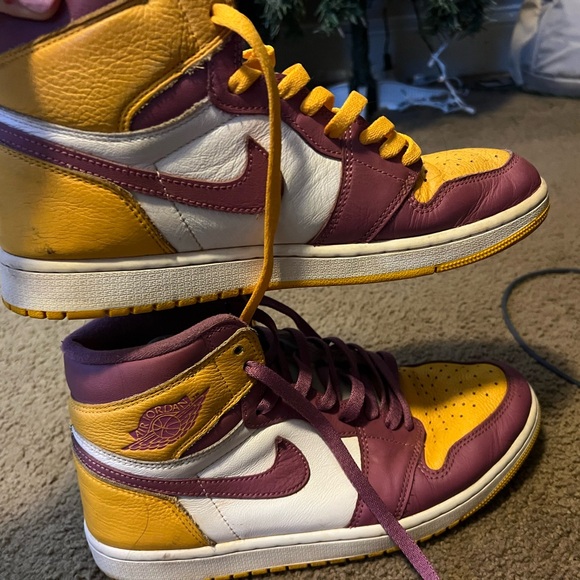 Mens Purple and Yellow Jordan High Tops - Picture 3 of 5